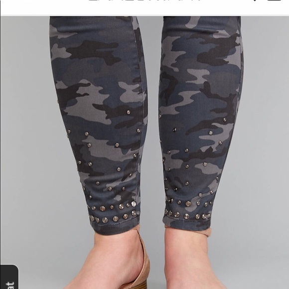 Women’s plus size pants - Picture 3 of 4